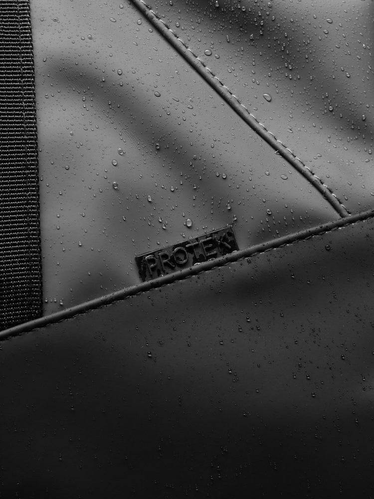 Core Holdall - Gunmetal/ Schwarz