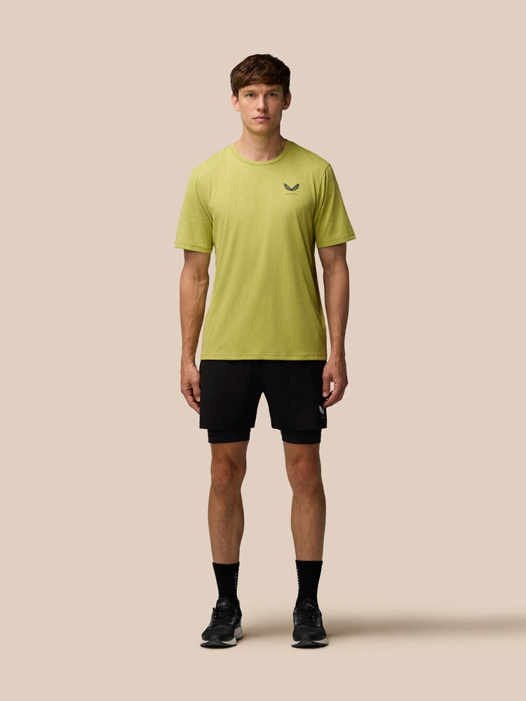 Flow Training Engineered Gewebtes T-Shirt – Senf